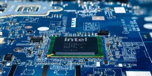 Intel Chip on Hardware