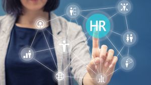 Transform HR Metrics Into Business Strategies Transform HR Metrics Into Business Strategies