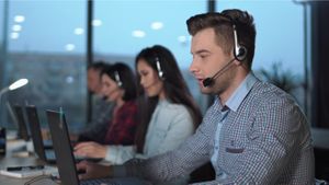 Contact Center: Guide to Selecting the Right CCaaS Vendor (Post-Crisis)